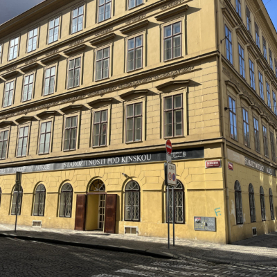 Starožitnosti pod Kinskou