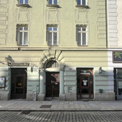 V-Vintage boutique